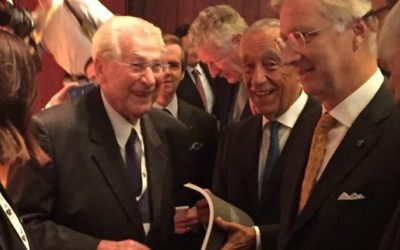 Ouvrage commémoratif des 100 ans de la CCLBL remis au Roi des Belges | lepetitjournal.com